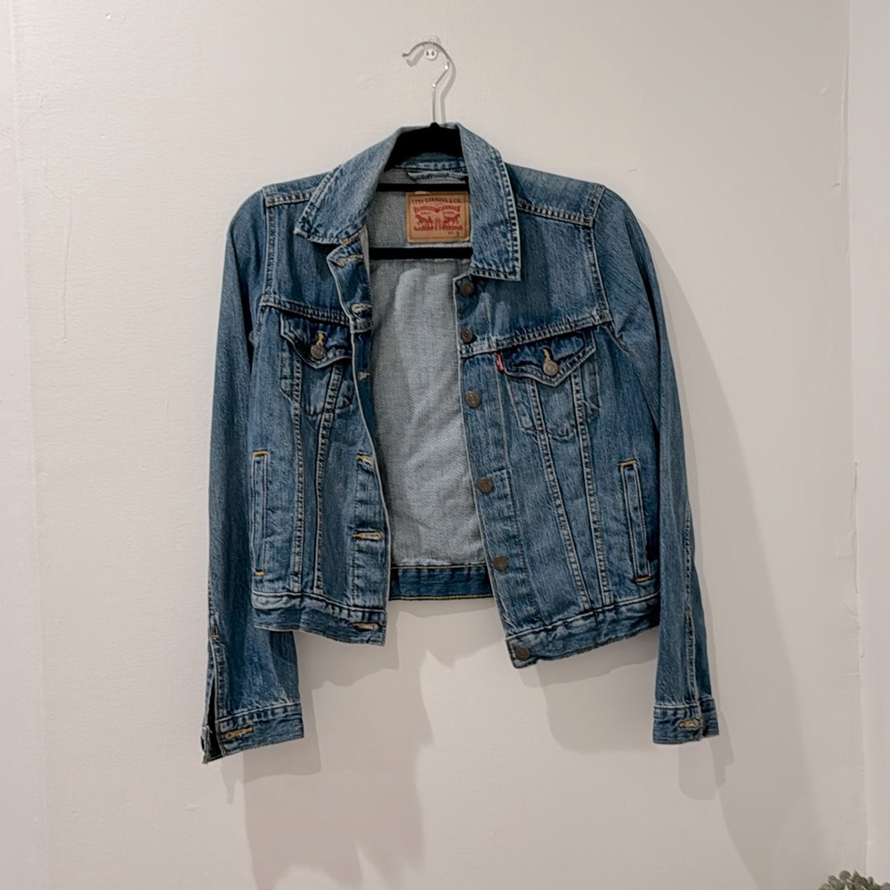 Levi’s medium wash denim jacket
